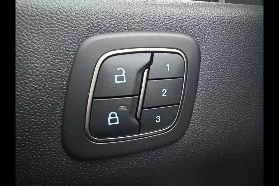 Ford Kuga 2.5 PHEV Vignale 225pk Adaptieve Cruise | Winterpack | Head up Display | 19 inch velgen | Memory Seats | Dealer onderhouden