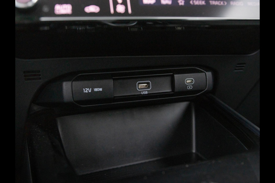 Kia Niro EV Light 64.8 kWh l navigatie l Apple car play android auto l