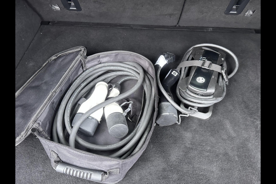 MG EHS 1.5 TGDI Luxury PHEV | MEGA COMPLEET! | COMPLETE HISTORIE AANWEZIG | FABRIEKSGARANTIE T/M 03-2030 | 52km WLTP ELECTR RIJBEREIK, TOTAAL RIJBEREIK TOT 1.000km! |