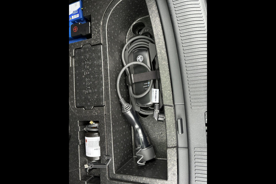 MG EHS 1.5 TGDI Luxury PHEV | RIJKLAARPRIJS | PHEV | MEGA COMPLEET! | COMPLETE HISTORIE AANWEZIG | FABRIEKSGARANTIE T/M 11-2030 | 52km WLTP ELECTR RIJBEREIK, TOTAAL RIJBEREIK TOT 1.000km!