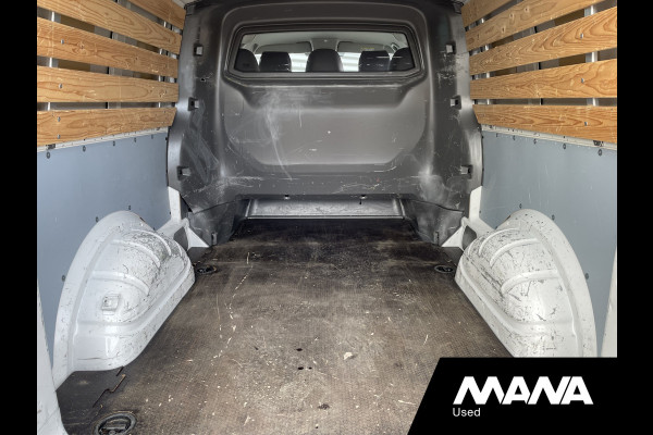 Volkswagen Transporter 2.0TDI 150PK L2H1 DC Bulli Automaat Leer LED Navi Carplay Trekhaak