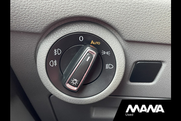 Volkswagen Transporter 2.0TDI 150PK L2H1 DC Bulli Automaat Leer LED Navi Carplay Trekhaak