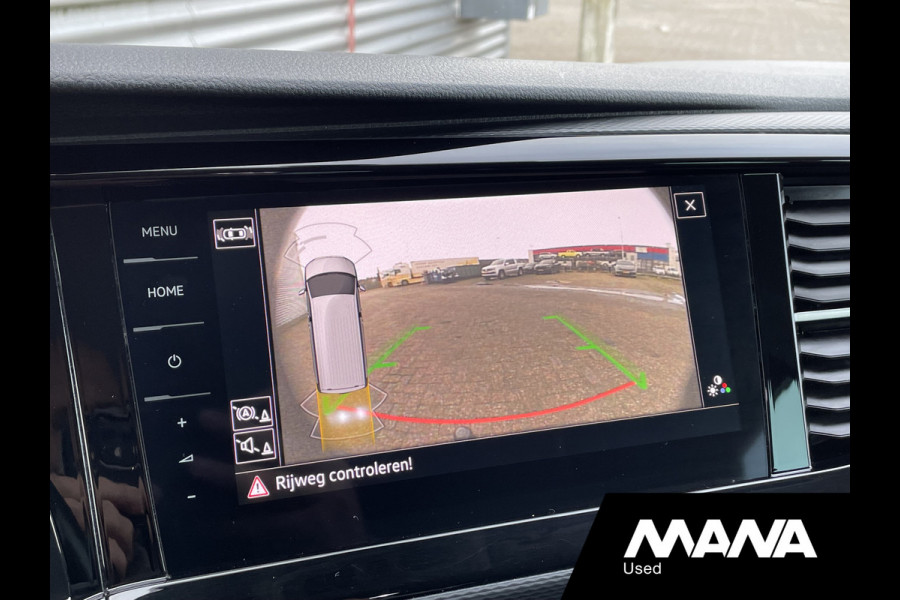 Volkswagen Transporter 2.0TDI 150PK L2H1 DC Bulli Automaat Leer LED Navi Carplay Trekhaak