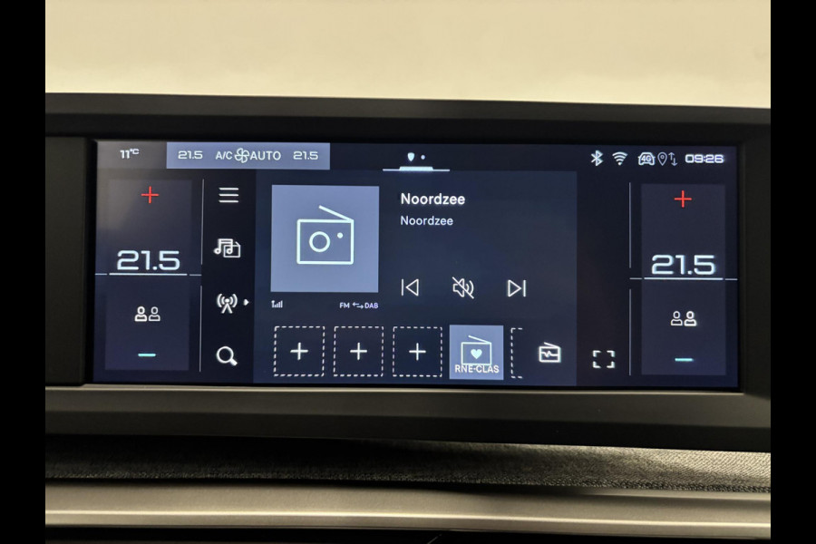 Peugeot 5008 1.2 Hybrid 136 pk Allure Automaat Navigatie Cruise control Climate control LED Camera Apple Carplay/ Android Auto