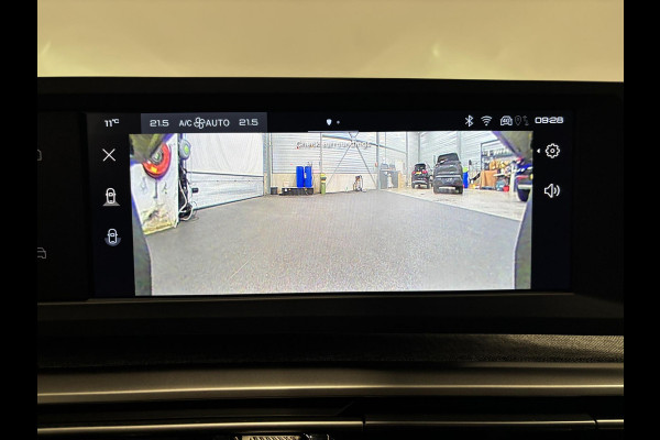 Peugeot 5008 1.2 Hybrid 136 pk Allure Automaat Navigatie Cruise control Climate control LED Camera Apple Carplay/ Android Auto