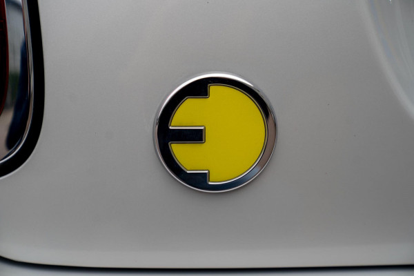 MINI Mini Electric Business Edition 33 kWh|Prijs rijklaar incl. 12 mnd garantie||Bluetooth NAV LMV Parkeersensoren achter Camera