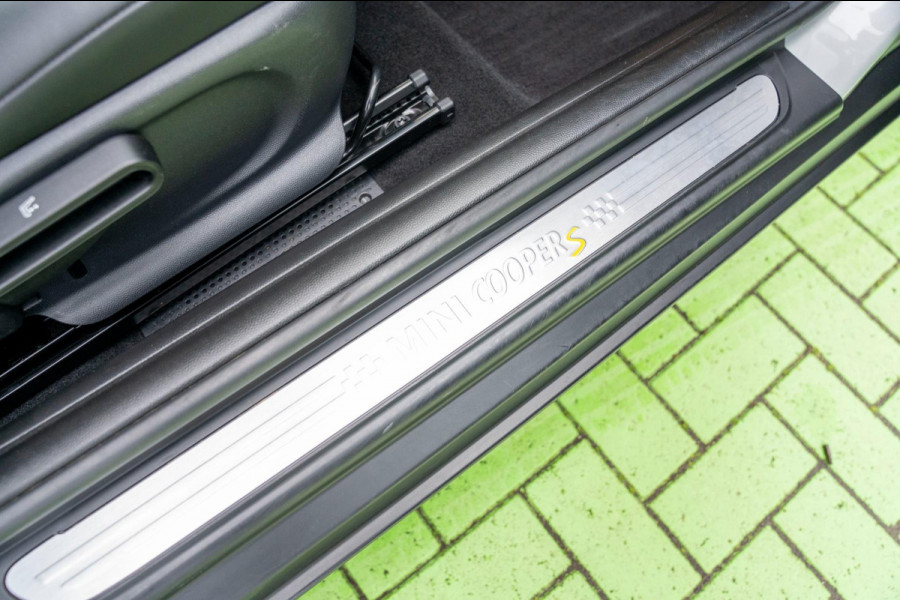 MINI Mini Electric Business Edition 33 kWh|Prijs rijklaar incl. 12 mnd garantie||Bluetooth NAV LMV Parkeersensoren achter Camera