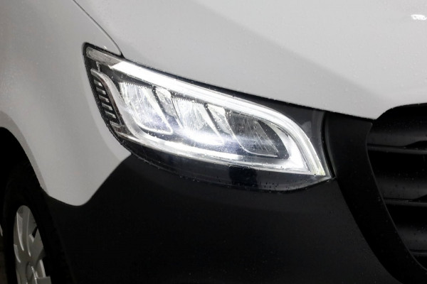 Mercedes-Benz Sprinter 317 CDI 170pk 9G Automaat L2H2 LED/Camera/Trekhaak 3500kg 01-2022