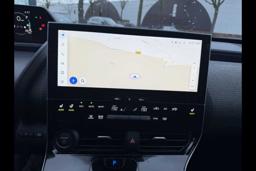 Toyota Bz4x Dynamic 71 kWh SOH 100% | 3-FASE | 5.000 KM | NAVIGATIE | 360° CAMERA + PDC | STUUR- & STOELVERWARMING | ADAPTIEVE CRUISE CONTROL | ELEKTRISCHE ACHTERKLEP | FABRIEKSGARANTIE 3034!