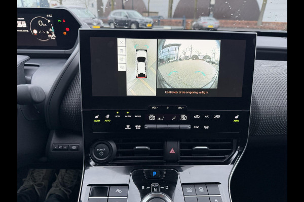 Toyota Bz4x Dynamic 71 kWh SOH 100% | 3-FASE | 5.000 KM | NAVIGATIE | 360° CAMERA + PDC | STUUR- & STOELVERWARMING | ADAPTIEVE CRUISE CONTROL | ELEKTRISCHE ACHTERKLEP | FABRIEKSGARANTIE 3034!