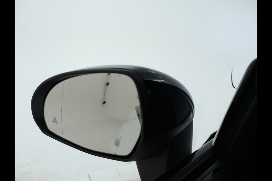 Mercedes-Benz GLC 300 e 4MATIC AMG Plug-In Hybride | AMG Line | Night Pakket | Panoramadak | Trekhaak | Inclusief 24 maanden MB Certified garantie voor Europa.