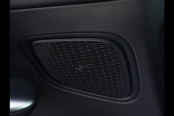 Mercedes-Benz GLC 300 e 4MATIC AMG Plug-In Hybride | AMG Line | Night Pakket | Panoramadak | Trekhaak | Inclusief 24 maanden MB Certified garantie voor Europa.