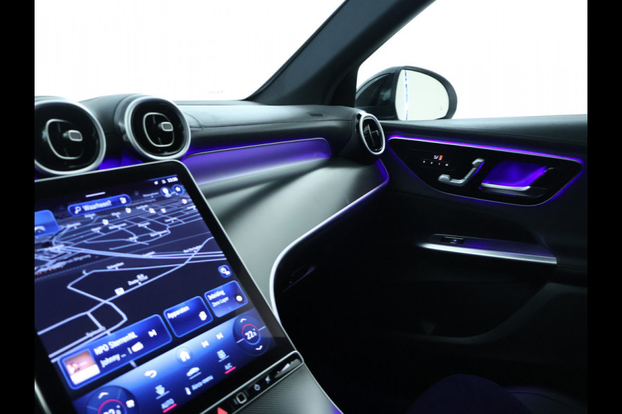 Mercedes-Benz GLC 300 e 4MATIC AMG Plug-In Hybride | AMG Line | Night Pakket | Panoramadak | Trekhaak | Inclusief 24 maanden MB Certified garantie voor Europa.