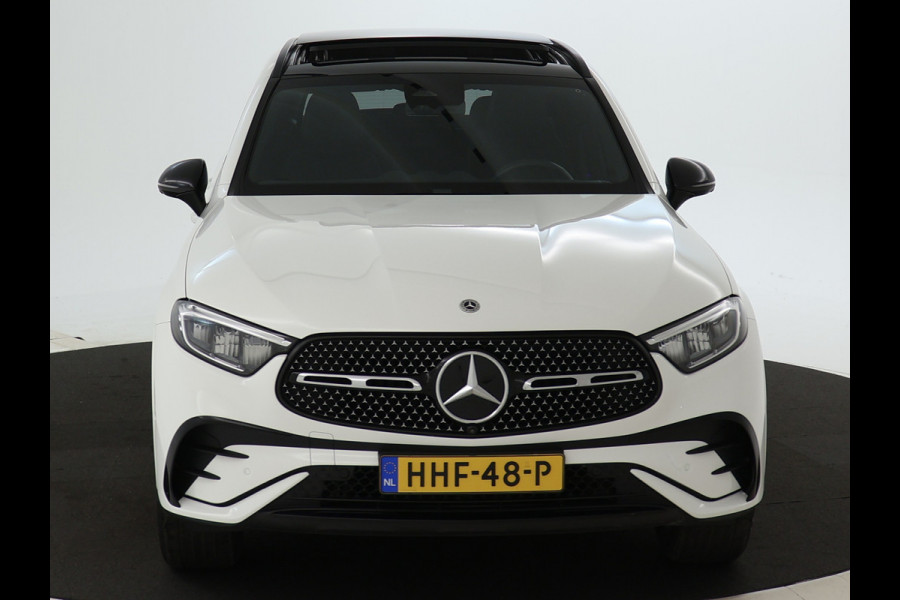 Mercedes-Benz GLC 300 e 4MATIC AMG Plug-In Hybride | AMG Line | Night Pakket | Panoramadak | Trekhaak | Inclusief 24 maanden MB Certified garantie voor Europa.