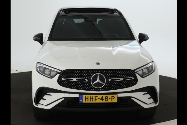 Mercedes-Benz GLC 300 e 4MATIC AMG Plug-In Hybride | AMG Line | Night Pakket | Panoramadak | Trekhaak | Inclusief 24 maanden MB Certified garantie voor Europa.