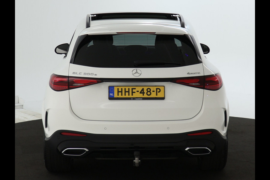 Mercedes-Benz GLC 300 e 4MATIC AMG Plug-In Hybride | AMG Line | Night Pakket | Panoramadak | Trekhaak | Inclusief 24 maanden MB Certified garantie voor Europa.