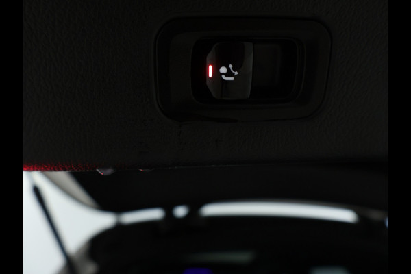 Mercedes-Benz GLC 300 e 4MATIC AMG Plug-In Hybride | AMG Line | Night Pakket | Panoramadak | Trekhaak | Inclusief 24 maanden MB Certified garantie voor Europa.