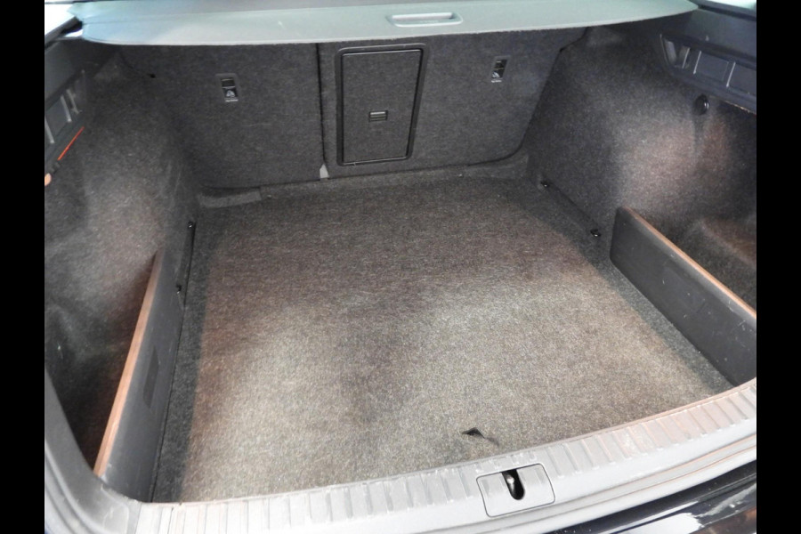 Škoda Octavia Combi 1.0 TSI Business Edition NAVI/VIRTUAL/LED/TREKH/18"LMV!