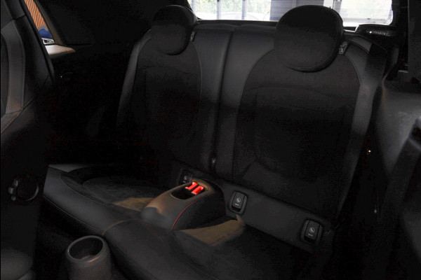MINI Cabrio 2.0 John Cooper Works 232pk HUD Navi Leer Camera Harman K. PDC Carplay Keyless Go & Entry LM velgen Zwarte binnenhemel Stoelverwarming Sportstoelen LED BTW auto!