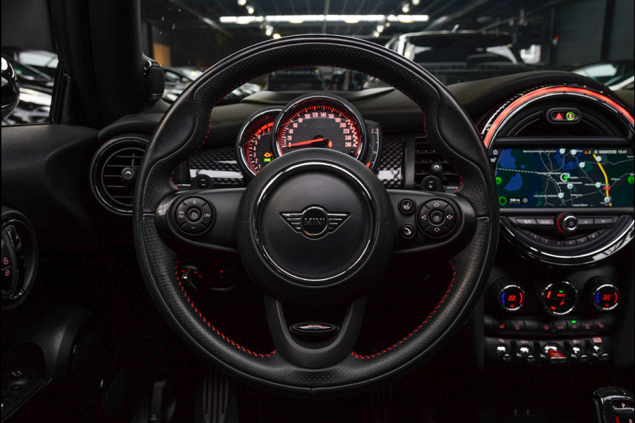 MINI Cabrio 2.0 John Cooper Works 232pk HUD Navi Leer Camera Harman K. PDC Carplay Keyless Go & Entry LM velgen Zwarte binnenhemel Stoelverwarming Sportstoelen LED BTW auto!