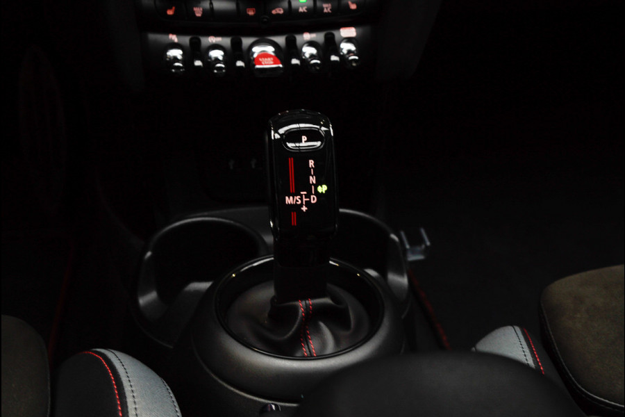 MINI Cabrio 2.0 John Cooper Works 232pk HUD Navi Leer Camera Harman K. PDC Carplay Keyless Go & Entry LM velgen Zwarte binnenhemel Stoelverwarming Sportstoelen LED BTW auto!