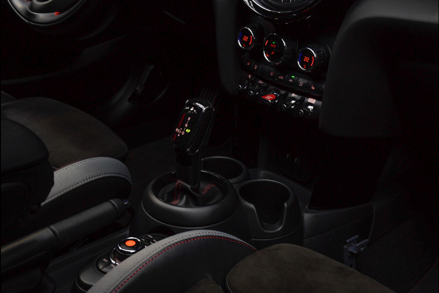 MINI Cabrio 2.0 John Cooper Works 232pk HUD Navi Leer Camera Harman K. PDC Carplay Keyless Go & Entry LM velgen Zwarte binnenhemel Stoelverwarming Sportstoelen LED BTW auto!