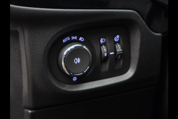 Opel Corsa 1.2 Edition Sport (APPLE CARPLAY,NAVI,PDC,CRUISE,LED,ELEKTRISCH PAKKET,LANE ASSIST,SPORTSTOELEN,NETTE STAAT)