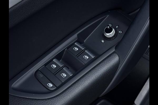 Audi Q5 50 TFSI e S-line | Trekhaak | Carplay | ACC | Stoelverwarming | Elektr. achterklep | DAB+ | LED