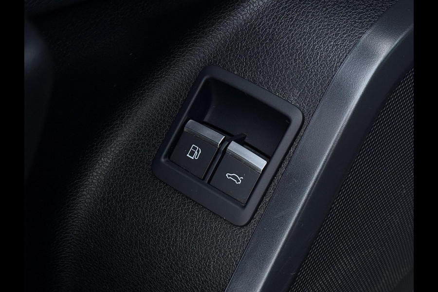 Audi Q5 50 TFSI e S-line | Trekhaak | Carplay | ACC | Stoelverwarming | Elektr. achterklep | DAB+ | LED