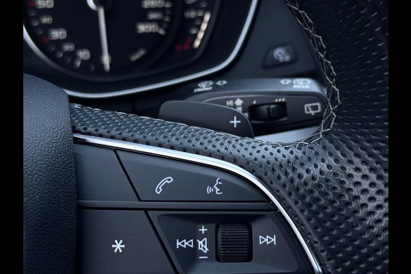 Audi Q5 50 TFSI e S-line | Trekhaak | Carplay | ACC | Stoelverwarming | Elektr. achterklep | DAB+ | LED