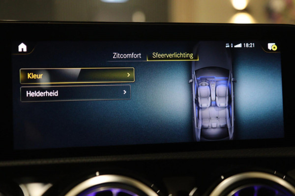 Mercedes-Benz A-Klasse 200 AMG NAP Pano/Carplay/Keyless/Memory/Sfeerver/VOL