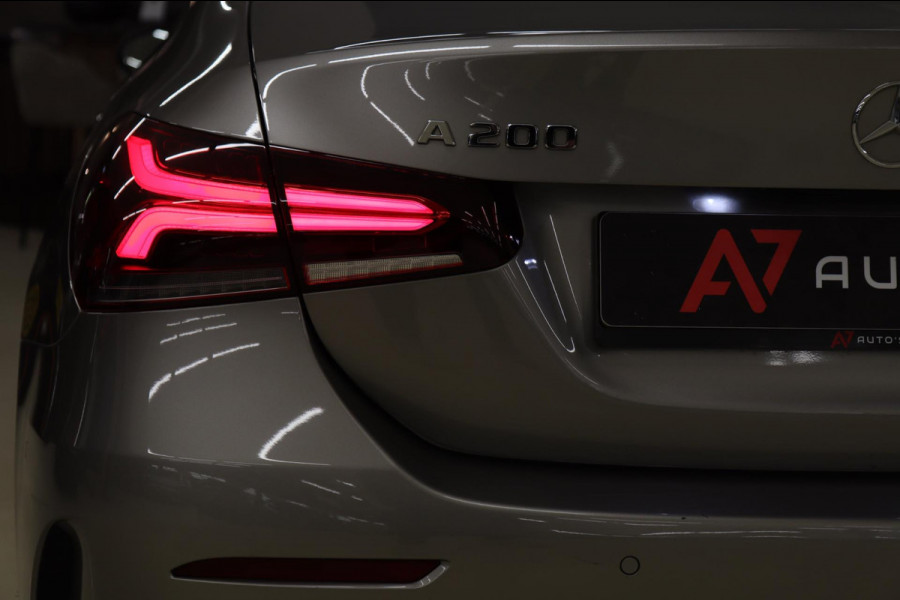 Mercedes-Benz A-Klasse 200 AMG NAP Pano/Carplay/Keyless/Memory/Sfeerver/VOL