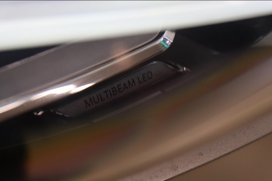 Mercedes-Benz A-Klasse 200 AMG NAP Pano/Carplay/Keyless/Memory/Sfeerver/VOL