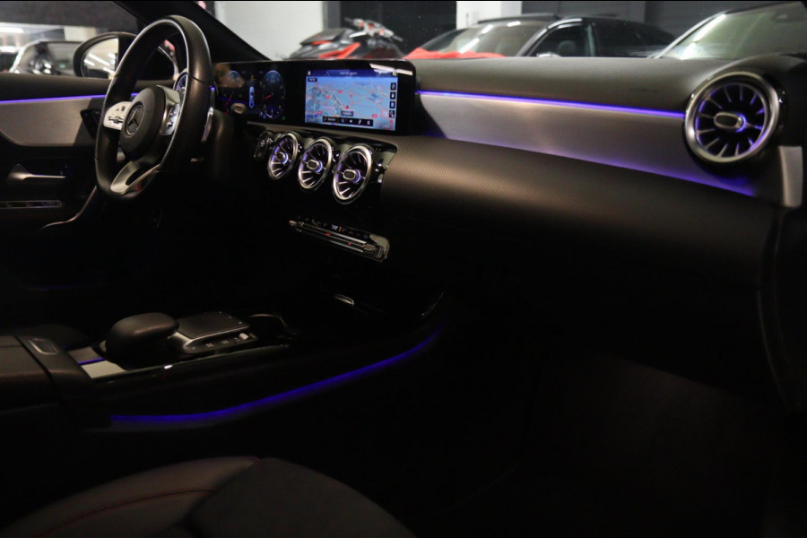 Mercedes-Benz A-Klasse 200 AMG NAP Pano/Carplay/Keyless/Memory/Sfeerver/VOL