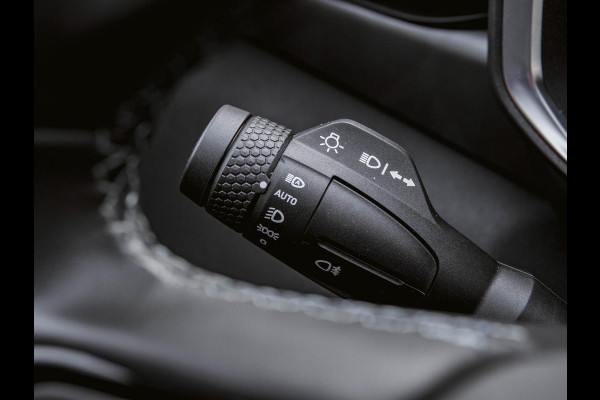 Lynk & Co 01 1.5 Black Edition Trekhaak|Panoramadak|360° Camera|ACC|Stoelverwarming|Navi|Carplay