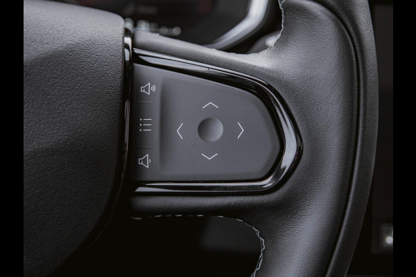 Lynk & Co 01 1.5 Black Edition Trekhaak|Panoramadak|360° Camera|ACC|Stoelverwarming|Navi|Carplay