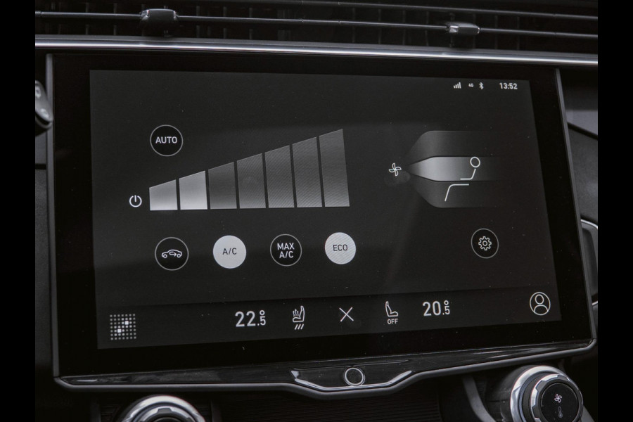 Lynk & Co 01 1.5 Black Edition Trekhaak|Panoramadak|360° Camera|ACC|Stoelverwarming|Navi|Carplay