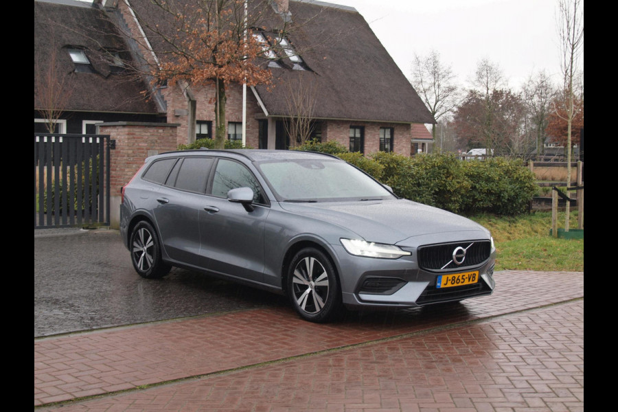 Volvo V60 2.0 B3 Momentum Advantage | Camera | Trekhaak | Apple Carplay | Cruise Control |