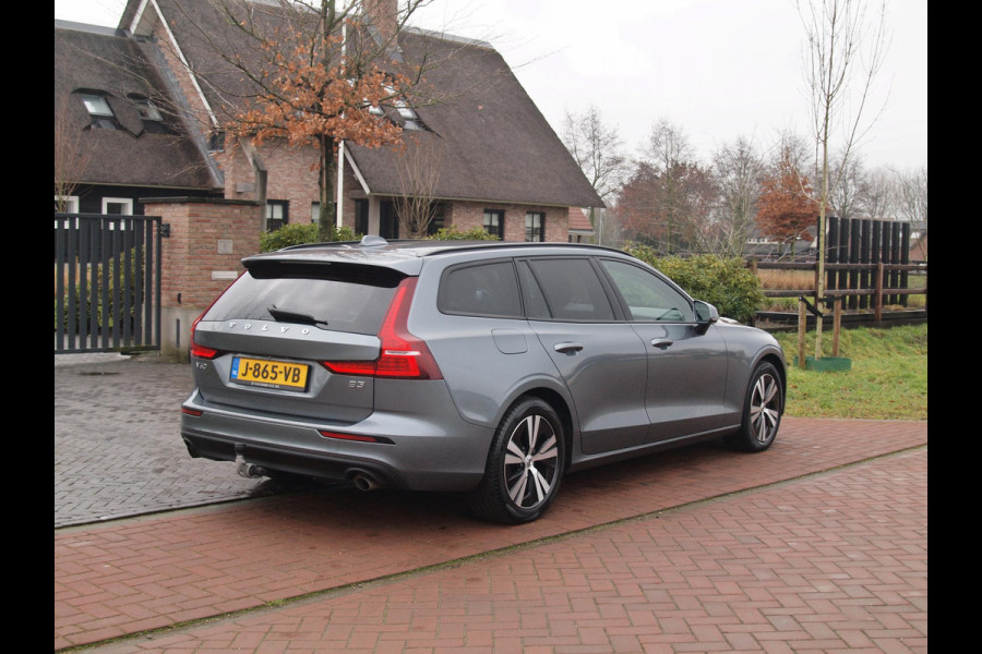 Volvo V60 2.0 B3 Momentum Advantage | Camera | Trekhaak | Apple Carplay | Cruise Control |