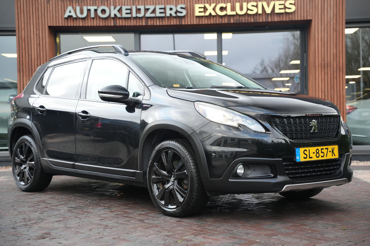 Peugeot 2008 1.2 PureTech GT-line Black on black Panoramadak Lederen bekleding