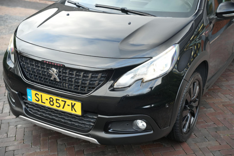 Peugeot 2008 1.2 PureTech GT-line Black on black Panoramadak Lederen bekleding