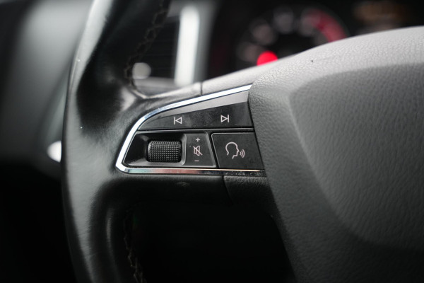 Seat Ateca 1.4 EcoTSI Style Ecc Navi LMV trekhaak camera cruise CarPlay