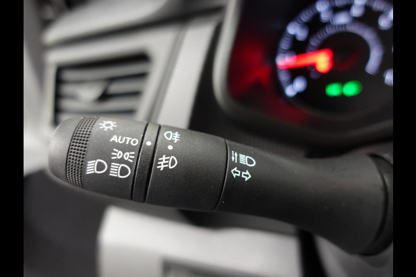 Renault Trafic 2.0 Blue dCi 150PK T30 L2H1 Advance Automaat Airco Bluetooth Cruise Parkeersensoren Navigatie Trekhaak