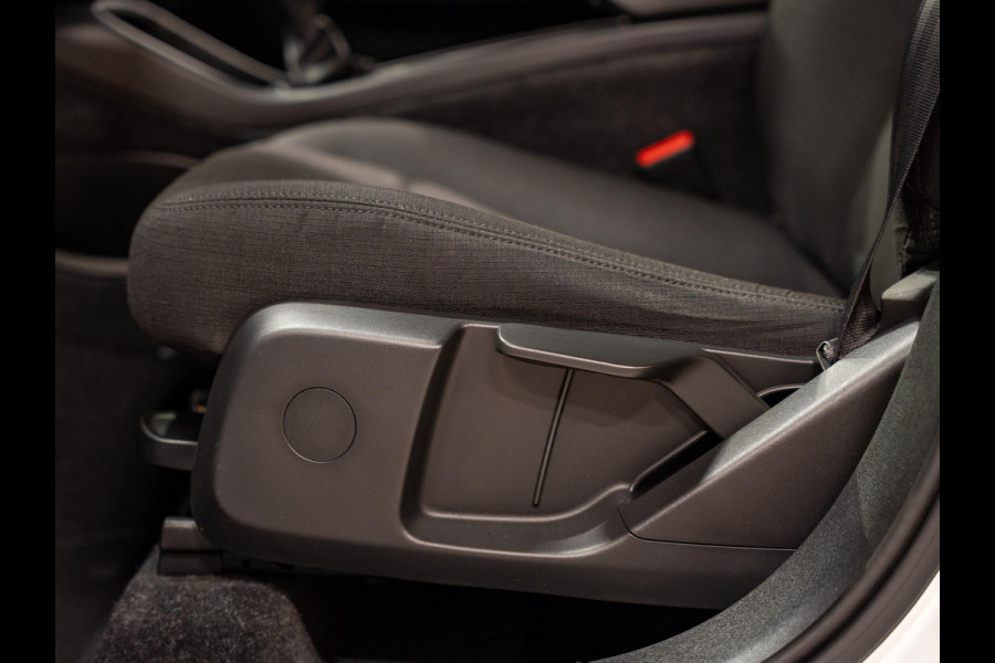 Volvo XC40 1.5 T3 163PK Momentum, Navi, Cruise, PDC, Clima, Voll Led, Bluetooth/Tel, Volledig Onderhouden