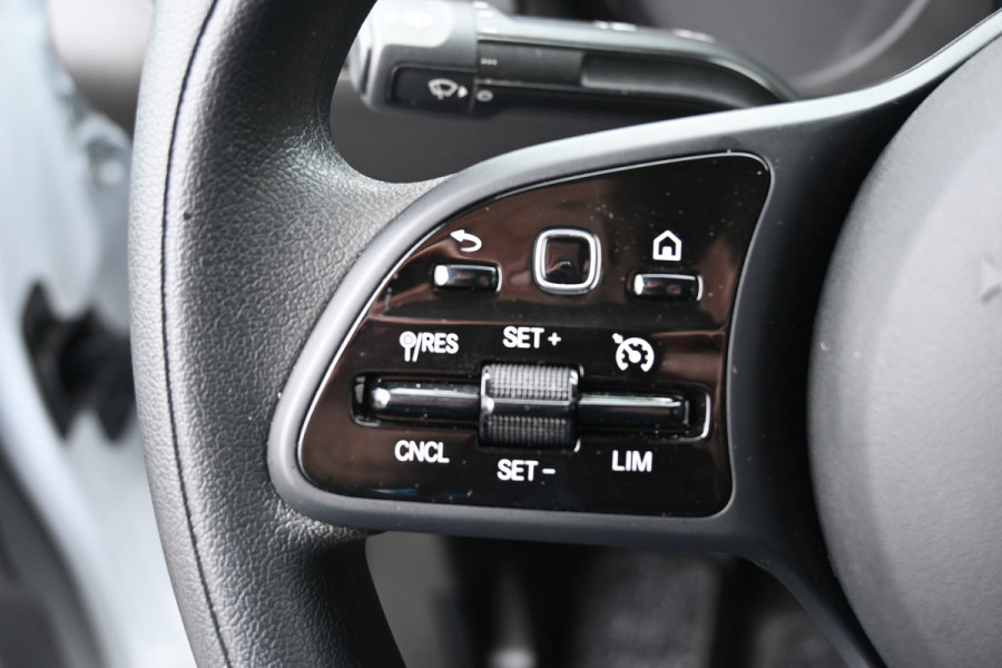Mercedes-Benz Citan 110 CDI L2 Pro 3 Zitplaatsen, MBUX met camera