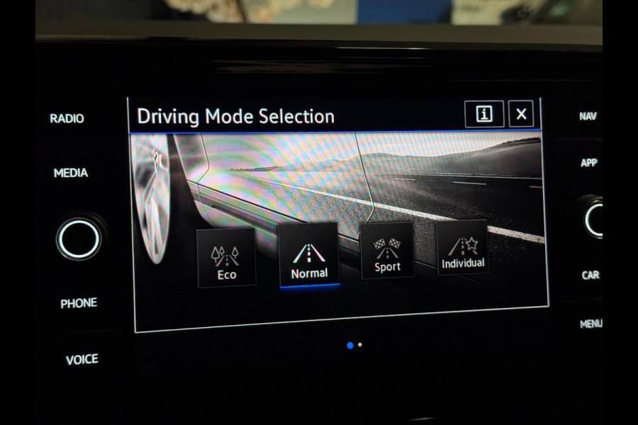 Volkswagen T-Roc 1.5 TSI 3X R-LINE | PANO | VIRTUAL | IQ LED | LANE ASS. | VOL!