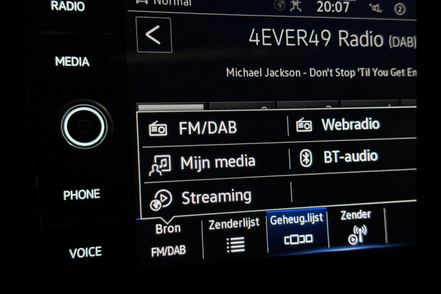 Volkswagen T-Roc 1.5 TSI 3X R-LINE | PANO | VIRTUAL | IQ LED | LANE ASS. | VOL!