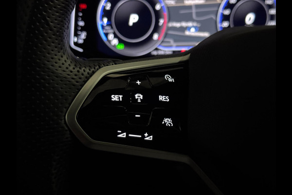 Volkswagen T-Roc 1.5 TSI 3X R-LINE | PANO | VIRTUAL | IQ LED | LANE ASS. | VOL!