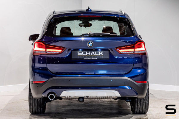 BMW X1 SDrive18i Executive Edition|NAP|HUD|Trekhaak|Cam|1eig