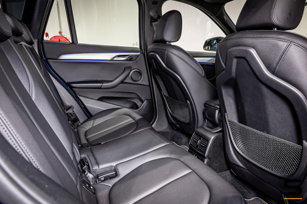 BMW X1 SDrive18i Executive Edition|NAP|HUD|Trekhaak|Cam|1eig